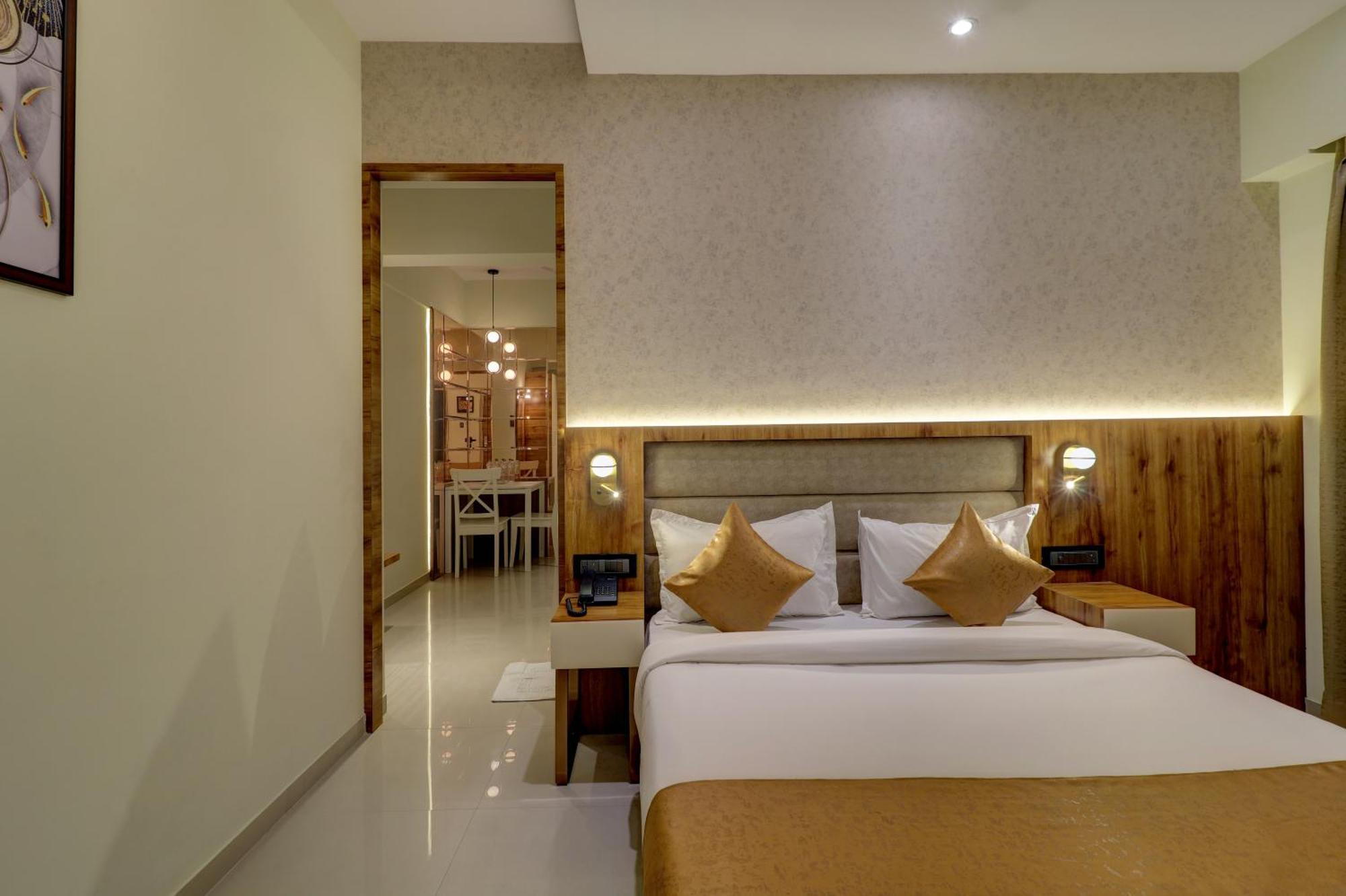 Home2 Studio Apartments Bombay Esterno foto