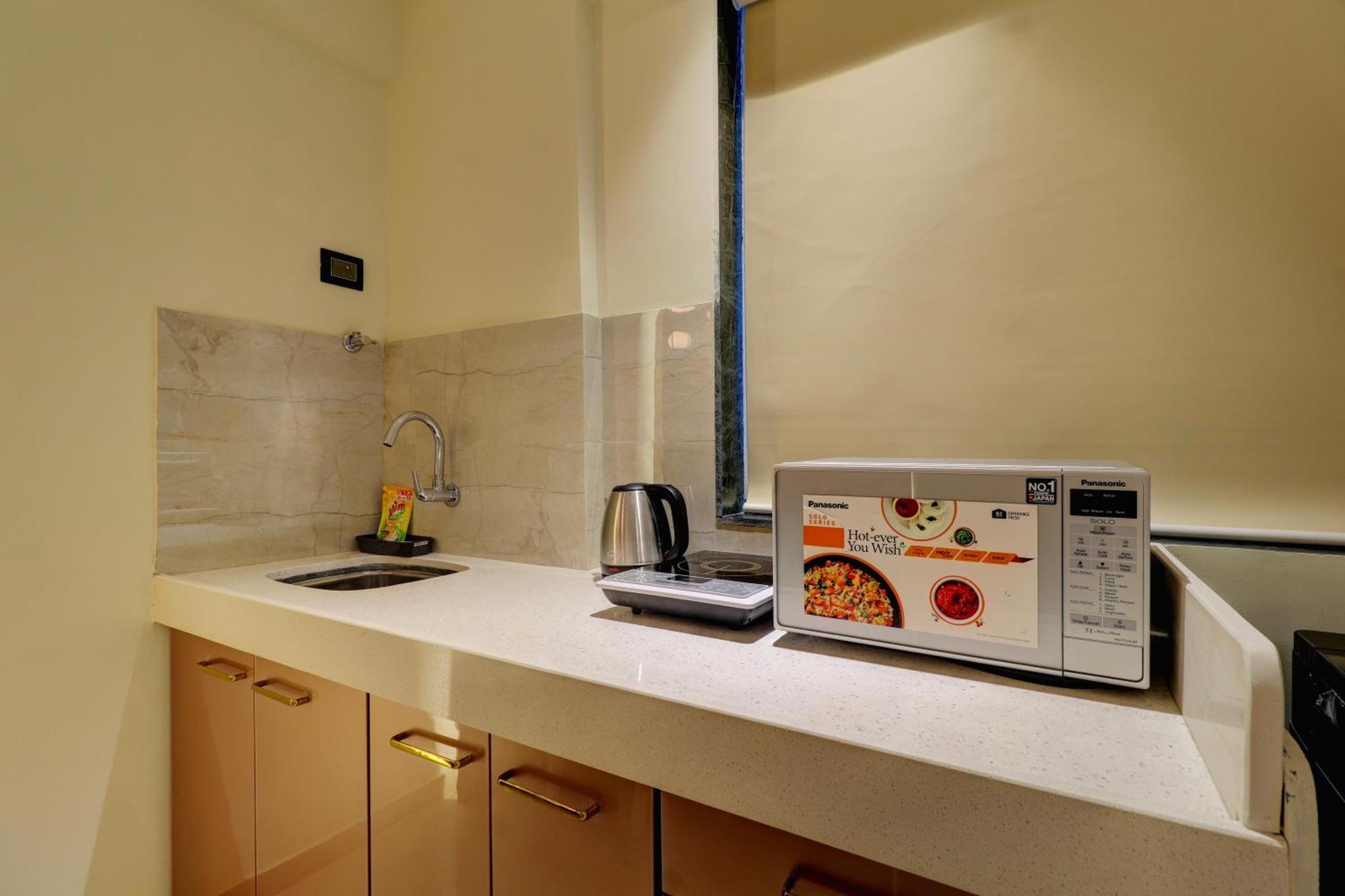 Home2 Studio Apartments Bombay Esterno foto
