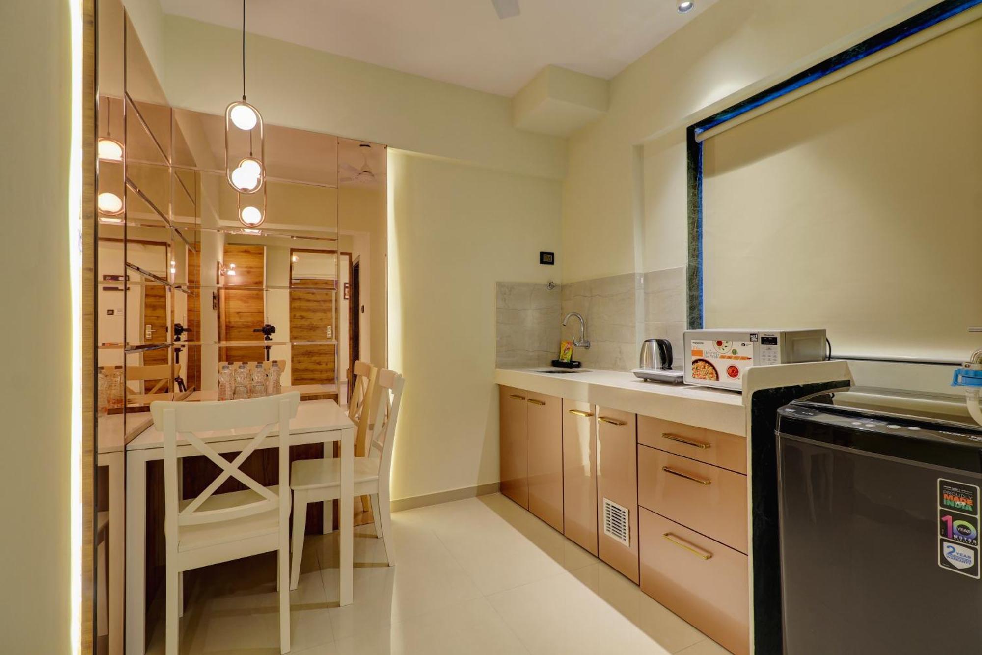 Home2 Studio Apartments Bombay Esterno foto